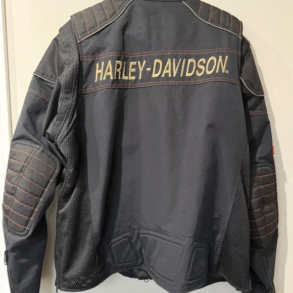 Harley-Davidson Black 3 in 1 Men’s Riding Jacket. Size XL. Like New!